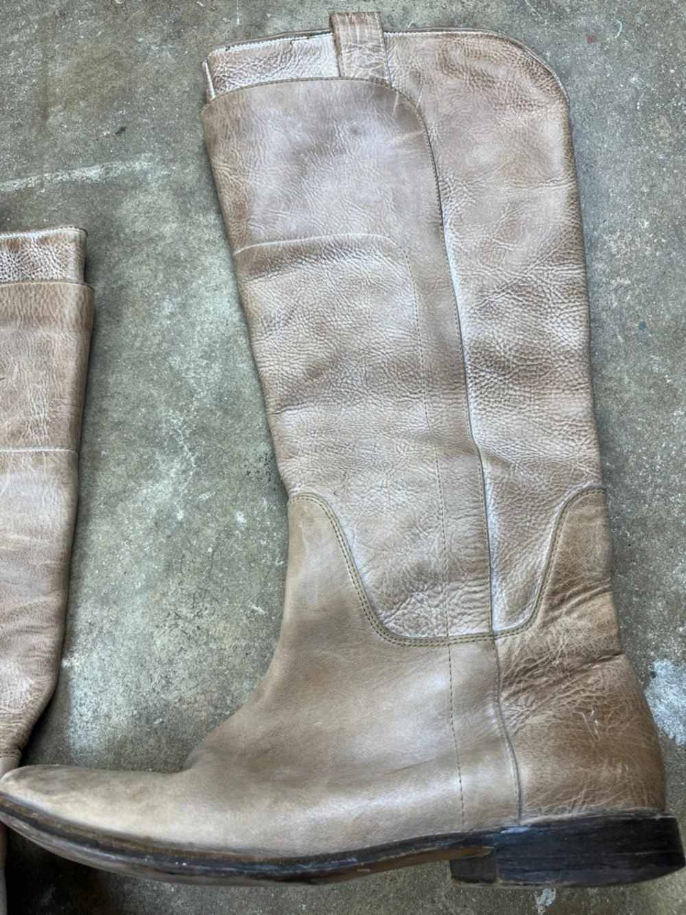 Frye Paige Tall Leather Riding Boots in Light Taupe (with flaw) Size: 9 1/2B